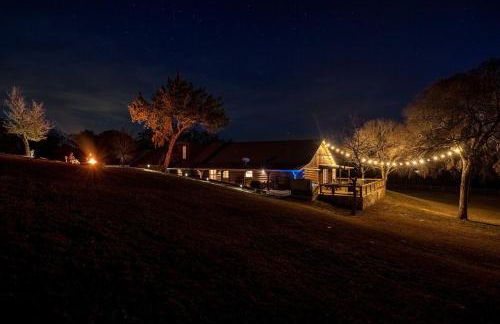 Impressive Modern Cabin with Beautiful Interior and Exterior in Ingram, Texas - Foto 31