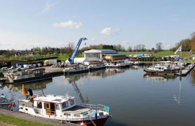 Vintage Houseboats at Niderviller Harbor by Kuhnle-Tours - Foto 14