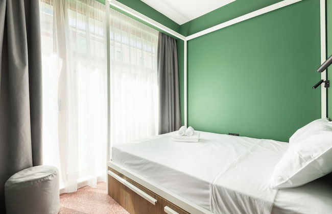 Zeus is Loose Hostel - Photo 10