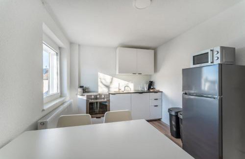 Komfortable Unterkunft für Monteure und Reisende - zentrale Lage, volle Ausstattung, fairer Preis - SCH05 - Foto 1