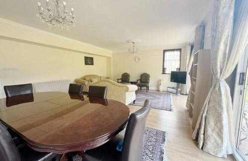 Bright & Spacious House Near Central London - Foto 14