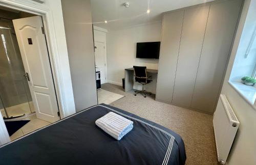 Spectacular Modern, Private Apartment,15 Mins To Central London - Photo 11