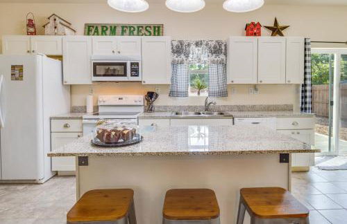 Charming Gravois Mills Escape with Private Backyard! - Foto 10