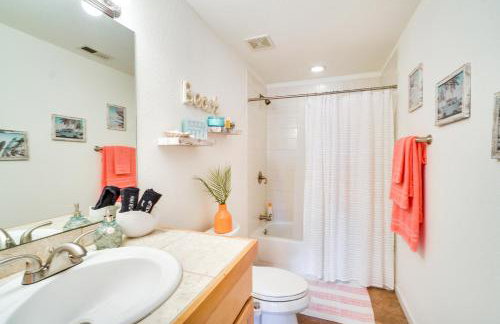 Near Red Rocks Golden Getaway with Deck! - Foto 21