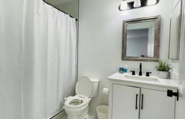 Gorgeous Abode 3 Bedrooms Hide-out in Mesa - Photo 25