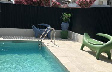 Beach Palace with small swimming pool, private beach, parking - Foto 39