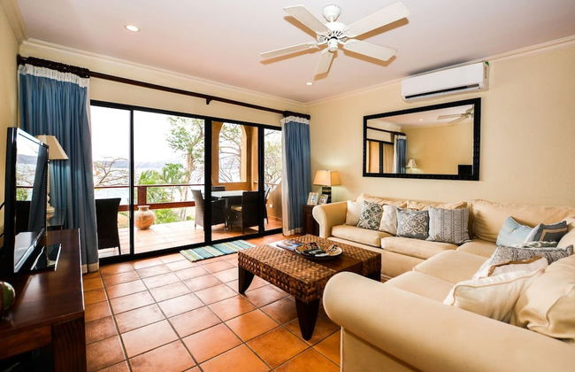 Elegant 3BR Beachfront Condo with Spacious Interior, Ocean-View Terrace & Direct Access to Playa Flamingo - Photo 13