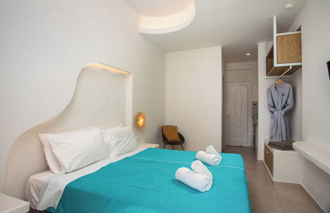 Stay Helios - Aparts & Pool Suites - Photo 39