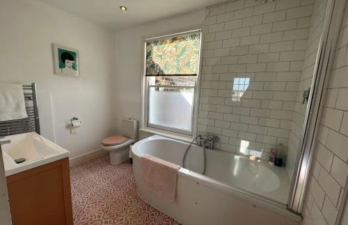 Ramsgate Retreats - Latimer House, boutique seaside holiday home for large families, groups, golf - Foto 16