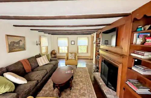 INCREDIBLE Northern Westchester Historic Hideaway - Foto 13