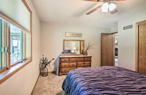 Family Home with Deck, Yard, Dock on Rock River - Foto 21