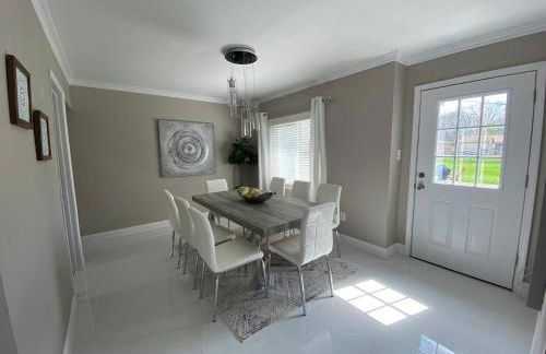 Elegant & spacious 32 Gem in Harper Woods - Foto 3