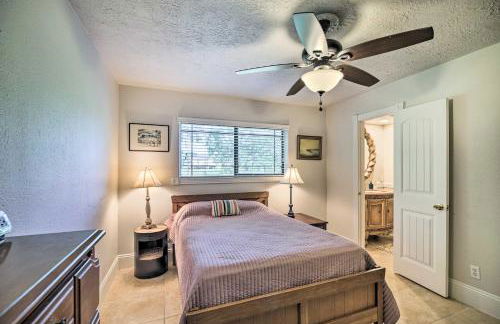 Spacious Seabrook Home with Patio 1 Mi to Beach! - Foto 28