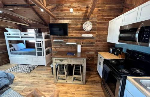 Incredible Lakefront Cabin for a Wonderful Family Adventure in Nature in Hemphill, Texas - Foto 11