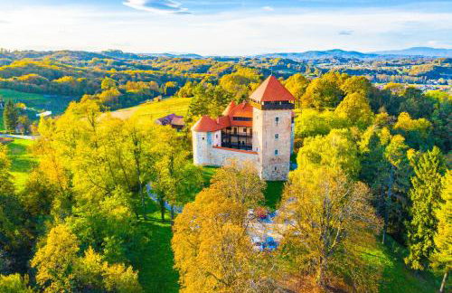 Riverside House with Pool and Hot Tub - Happy Rentals - Foto 40