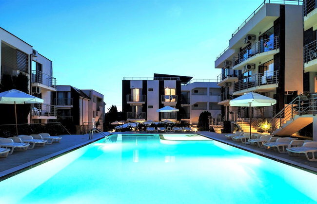 New Line Village Apartments, up to 4 Guests - Foto 1