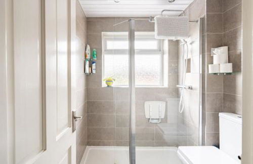 Spacious 3bed semi/Gamesroom/Drive/10mins to City - Foto 34