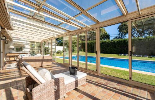 VACATION MARBELLA I Villa Bosquecito, Giant Private Heated Pool, 4min to the Beach, 6 BR, Spacious Villa - Foto 26