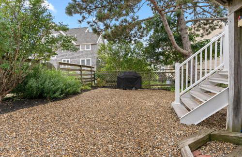 Seaside Serenity Steps to Beach Deck & Porch - Foto 6