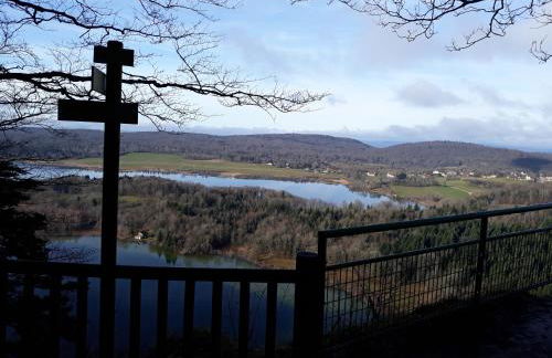 Entre Lacs Et Montagnes , Maison individuelle,lits préparés, parking et ménage inclus - Foto 36