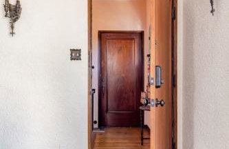 Visit the Beach from a Historic Downtown Apartment - NRP21-00092 - Foto 39