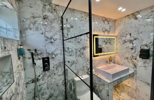 Urban Escape 4BedRoom House- With Free private Parking - Birmingham City - Foto 49