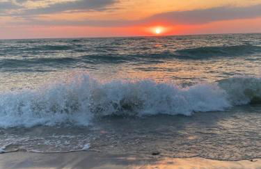 Sunset Serenity - INCREDIBLE HOME ON LAKE BLUFF! - Photo 16