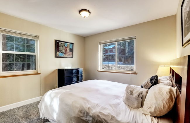 Nestled Pines Retreat Hot Tub, Pool Tahoe, Foosball, +more! - Foto 5