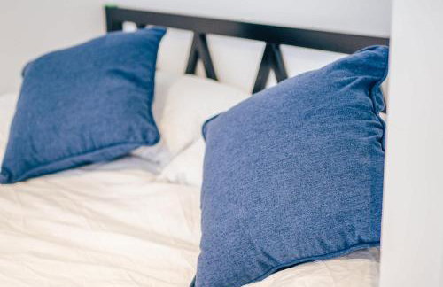 Lovely Cosy Studio with Garden and Parking - Photo 8