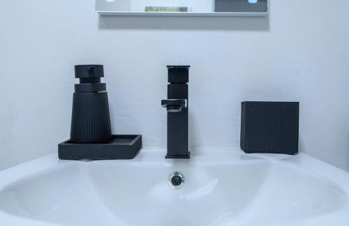 2 Bedroom Apartment Bradford City Centre 85 Smart TV Central Location - Foto 10