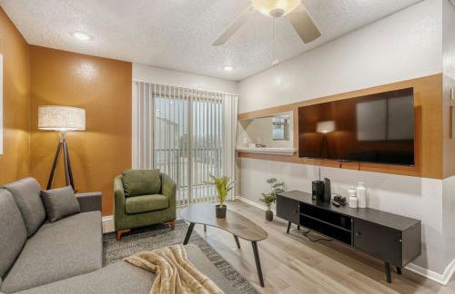 Relaxing King Suite Getaway - Sleeps 4 - Pool, Pkg - Foto 6