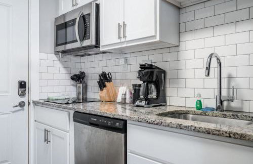 Spacious 2BR Apt on Mass Ave w Kitchen - Foto 16