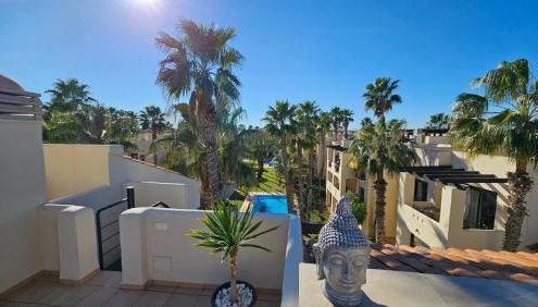 Apartment with a beautiful view with a terrace in Roda golf & Beach resort - Foto 2, sunbed