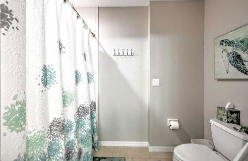 Naples Escape in Regatta with Resort Amenities! - Photo 20