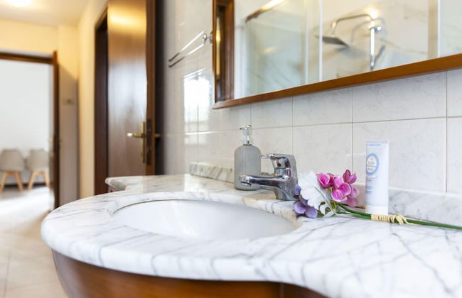 Erba 6 in Baranzate With 1 Bedrooms and 1 Bathrooms - Foto 34