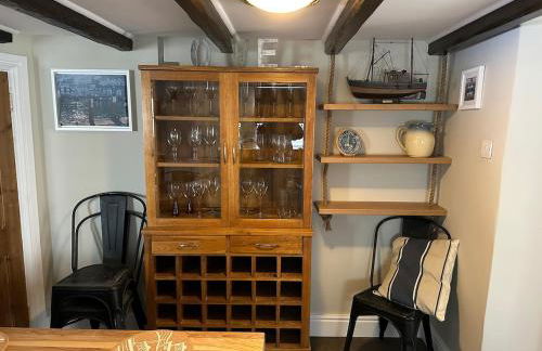 Character 3 Bed Cottage, Close to Waters edge, Parking - Foto 11