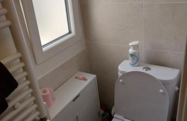 Le 7 - Appartement 2 pièces au calme en bord de rivière, wifi et parking privé gratuit - Foto 19