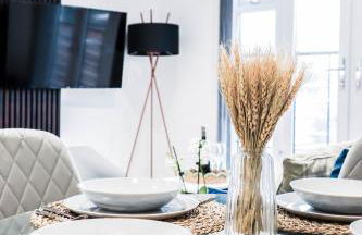 The Kingsmead Loft - Stylish 1BR Top Floor Apt with King or Twin Beds & Free Secure Underground Parking, Central High Wycombe HP13, Sleeps 3 - Foto 21