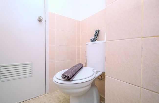 Comfort and Best Deal 2BR at Podomoro Golf View Apartment - Photo 11