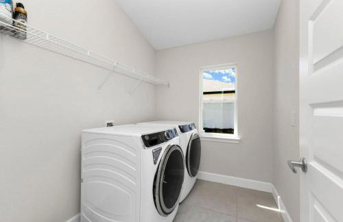 4BR Retreat Near Warm Mineral Springs & Beaches - Foto 36