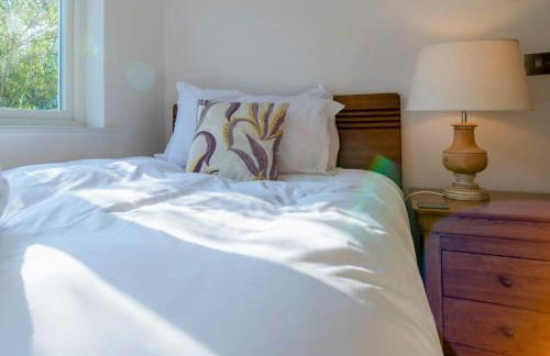 Trewhiddle Retreat V11 by Together Travel - Luxury 4-Bedroom Villa - Foto 26