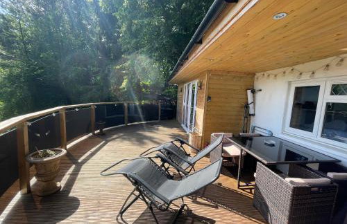 Unique Orchard Lodge for couples with hot tub - Photo 1