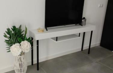 Alba Home , junto al estadio fútbol y Ribera - Foto 15