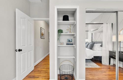 Luxury 4-BR with Free Parking in Heart of DC - Steps to Metro - Photo 37
