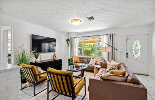 Beachside Escape Poolhouse w Game Room, Grill - Foto 20