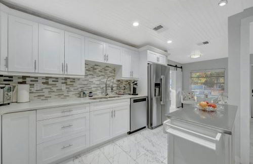 Sleeps 8 Near Busch Gardens with BBQ and Fenced Yard - Foto 52