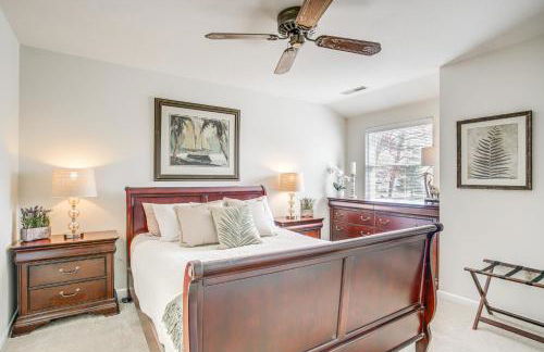 Porch and Water Views Getaway in Mallard Lakes - Foto 13