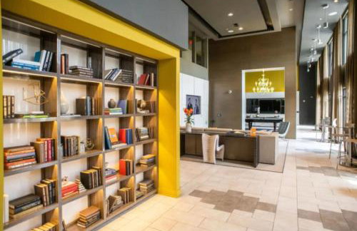 Elegant 2BR w Resort Pool and Lounge Areas 3 - Photo 36