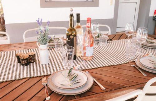 Luxe villa for 8 - Private Pool -AC -BBQ Area - Patio - 160Mbps - Olives - Palm - vineyard - Foto 5