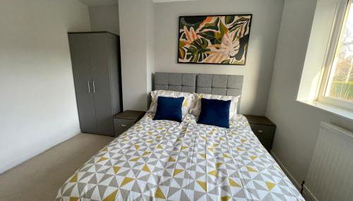 Stylish & Comfortable 3BR Spacious Home with Parking - Foto 4, wardrobe